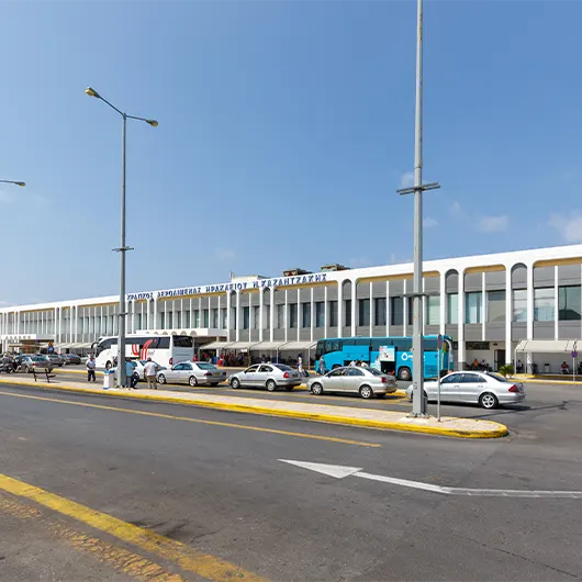 Schöne Aussicht auf den Flughafen von Heraklion Schöne Aussicht auf den Flughafen von Heraklion