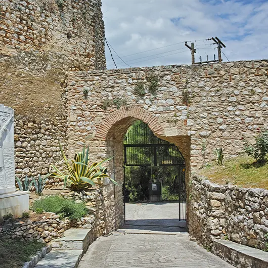Bella vista del castello della città di Lamia Bella vista del castello della città di Lamia