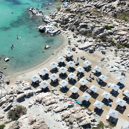 Μια όμορφη θέα των Κολυμπηθρών στον κόλπο της Νάουσας Μια όμορφη θέα των Κολυμπηθρών στον κόλπο της Νάουσας
