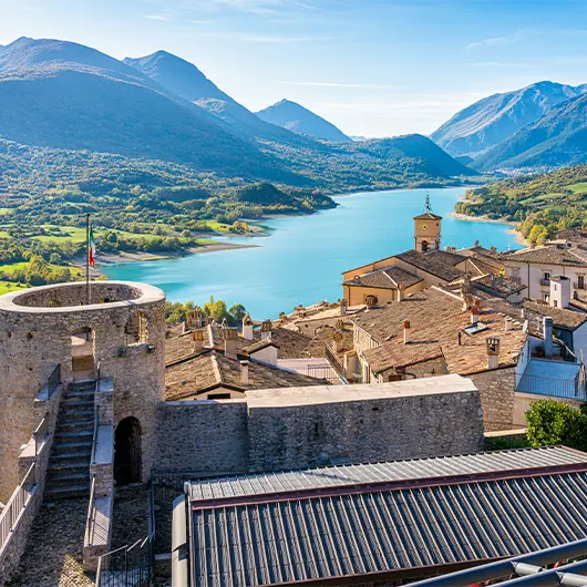 Una bella vista del borgo di Barrea Una bella vista del borgo di Barrea