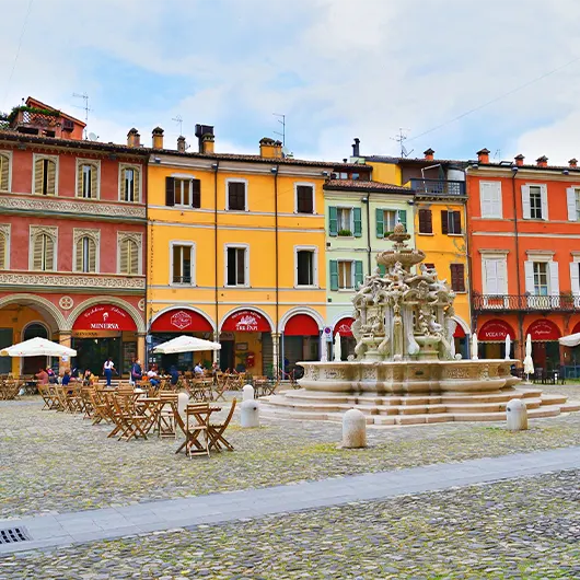 Une belle vue de la vieille ville de Cesena en Émilie-Romagne Une belle vue de la vieille ville de Cesena en Émilie-Romagne