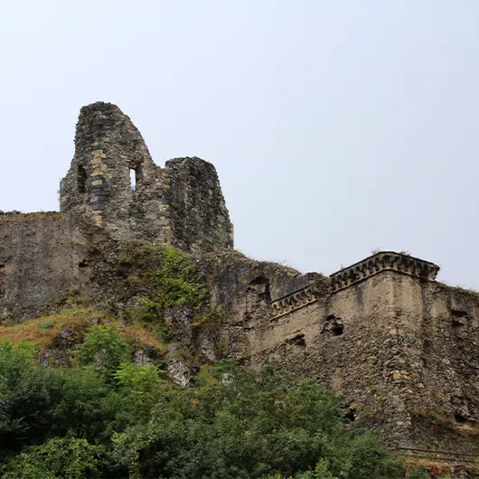 Una bella vista dell’antico castello medievale Una bella vista dell’antico castello medievale