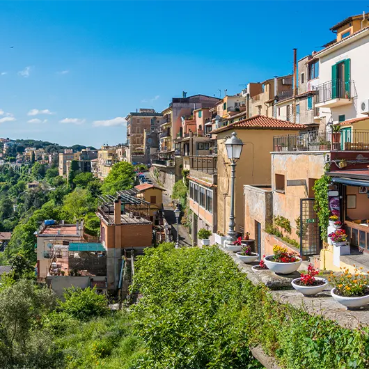 Une belle vue de Castel Gandolfo Une belle vue de Castel Gandolfo