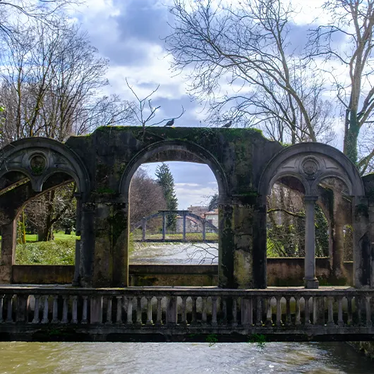 Une belle vue du vieux pont de Legnano Une belle vue du vieux pont de Legnano