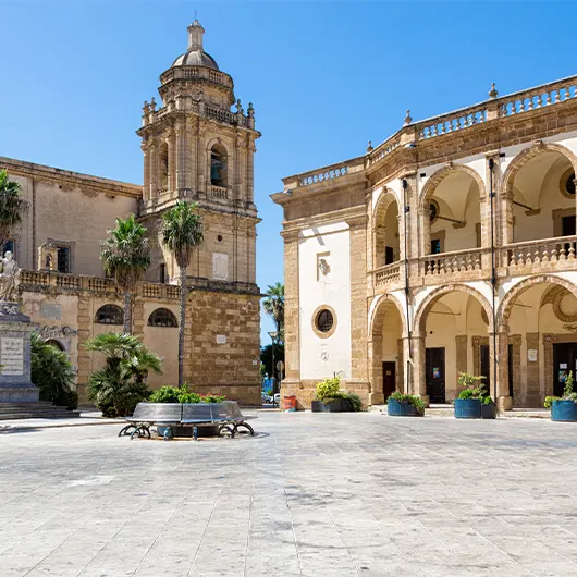 Une belle vue de la Piazza della Repubblica Une belle vue de la Piazza della Repubblica