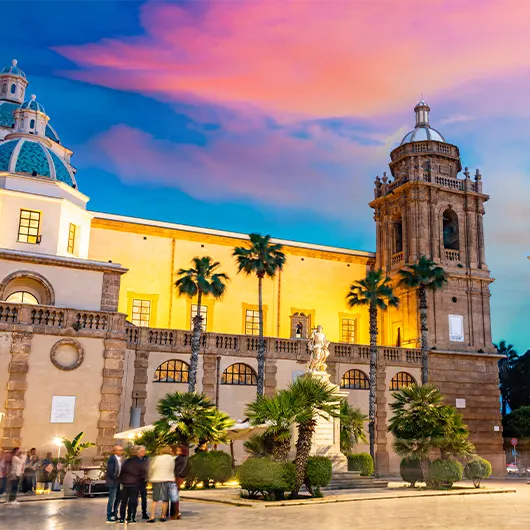 Une belle vue de la cathédrale de Mazara del Vallo Une belle vue de la cathédrale de Mazara del Vallo
