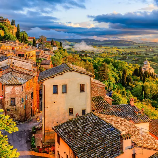 Una bella vista della campagna intorno a Montepulciano Una bella vista della campagna intorno a Montepulciano