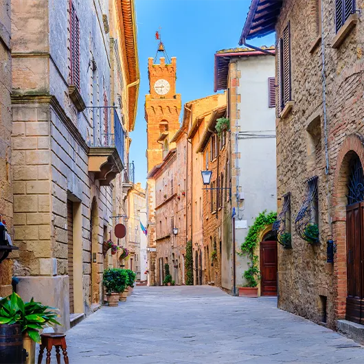 Une belle vue de la vieille ville de Pienza Une belle vue de la vieille ville de Pienza