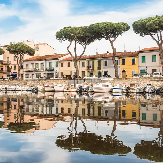 Una bella vista della città di Viareggio e del canale Burlamacca Una bella vista della città di Viareggio e del canale Burlamacca