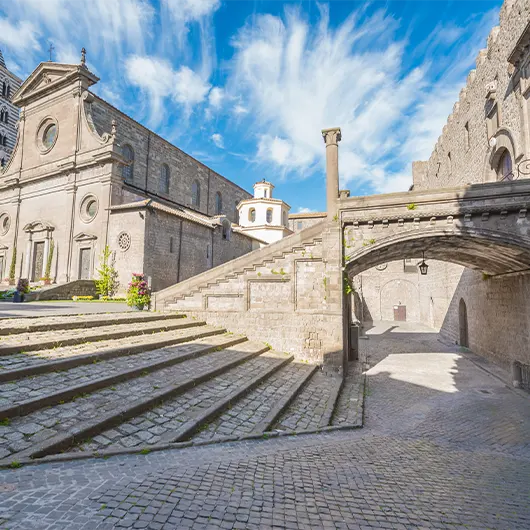 Una bella vista della città medievale della regione Lazio Una bella vista della città medievale della regione Lazio