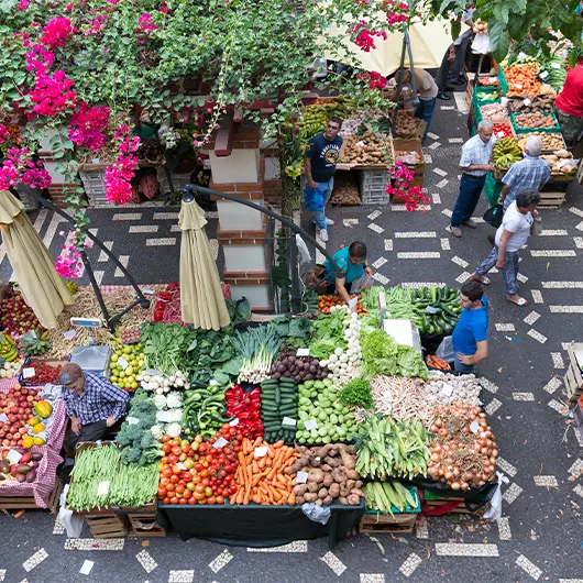Uma vista panorâmica do famoso Mercado dos Lavradores Uma vista panorâmica do famoso Mercado dos Lavradores