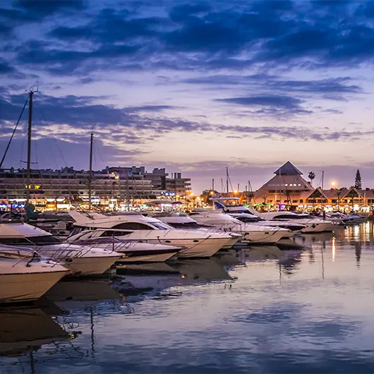Une vue panoramique de la marina de Vilamoura Une vue panoramique de la marina de Vilamoura