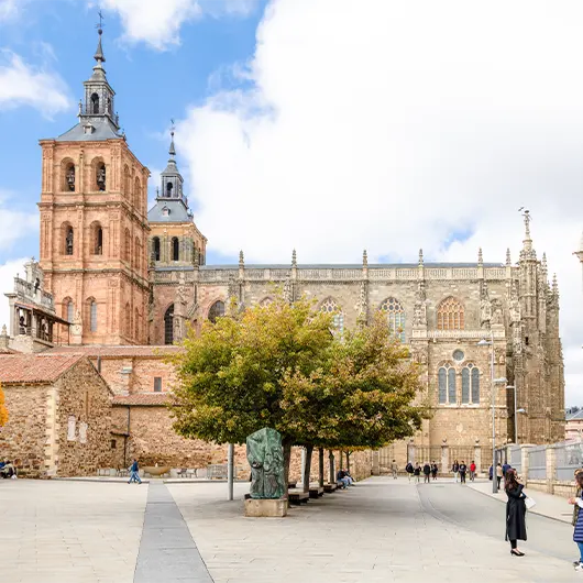Una bella vista della Cattedrale di Santa Maria Una bella vista della Cattedrale di Santa Maria