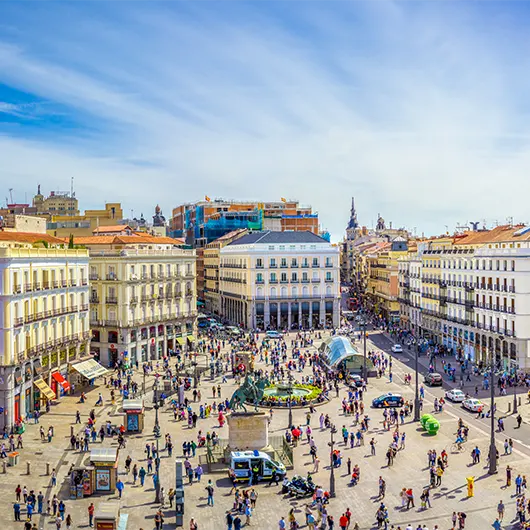 Une belle vue de la Puerta del Sol Une belle vue de la Puerta del Sol
