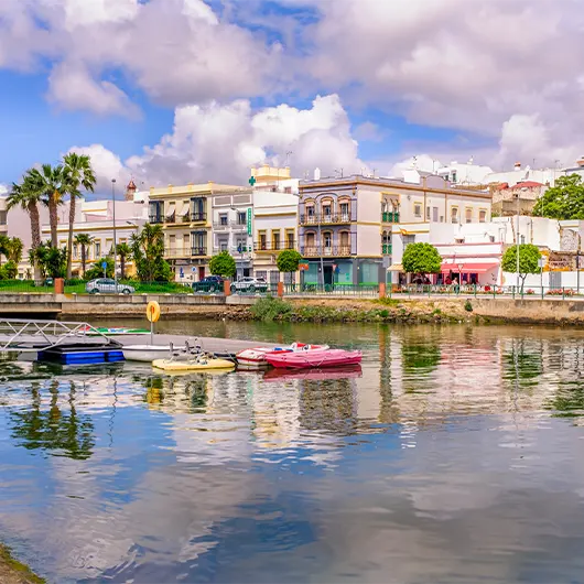 Une belle vue des rives à Ayamonte Une belle vue des rives à Ayamonte