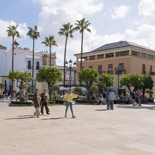 Una vista bonita de la Plaza de España en Lebrija Una vista bonita de la Plaza de España en Lebrija