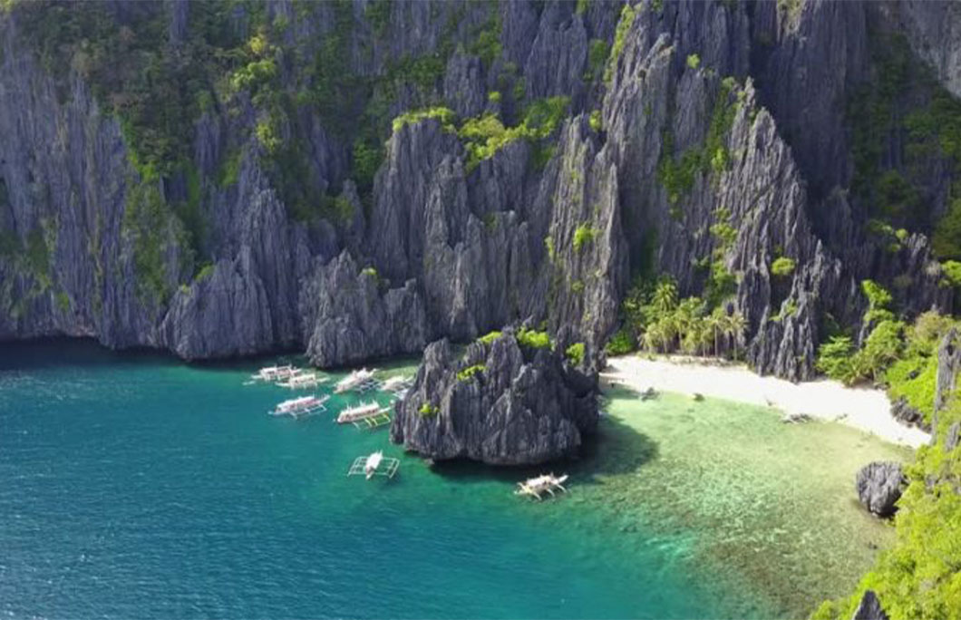 Secret Lagoon – El Nido, Palawan, Philippines Secret Lagoon – El Nido, Palawan, Philippines