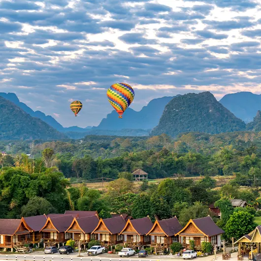 Nam Song River in Vang Vieng Air balloons over the Nam Song River in Vang Vieng