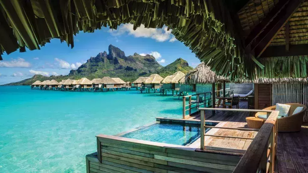 Private plunge pool in Bora Bora
