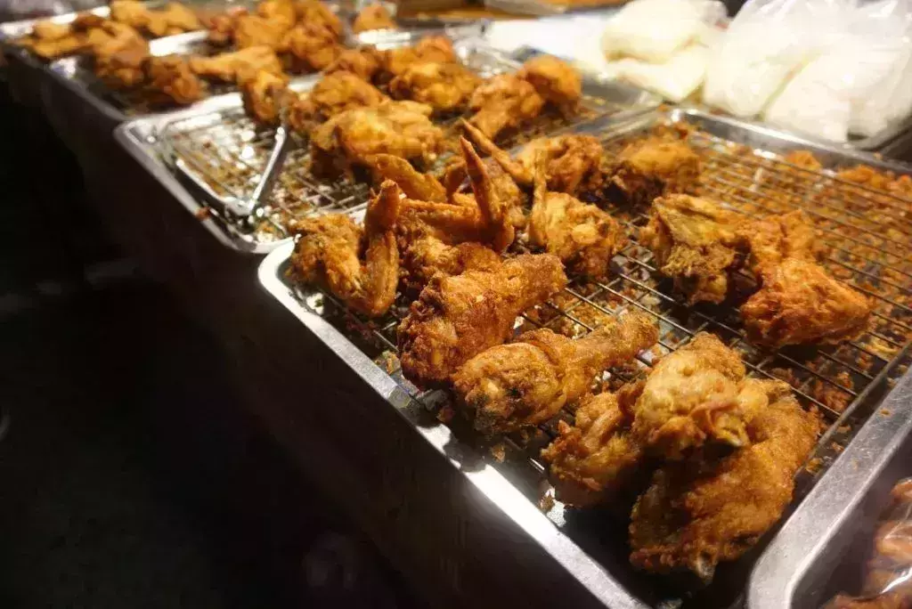 fried chicken in Lamai night market