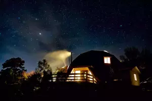 7 Stunning Geodesic Dome Stays for Stargazing