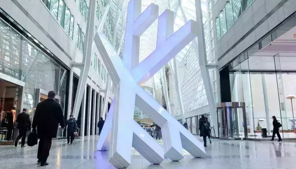 Take photos in Brookfield Place