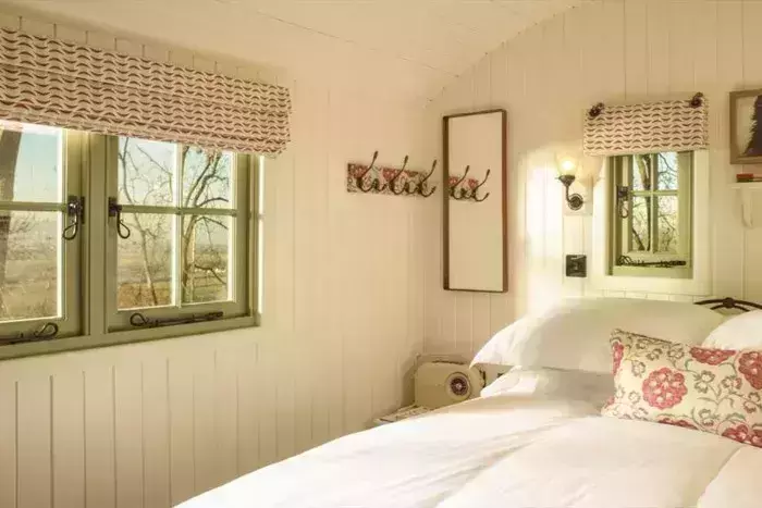 Best glamping spots Cotswolds