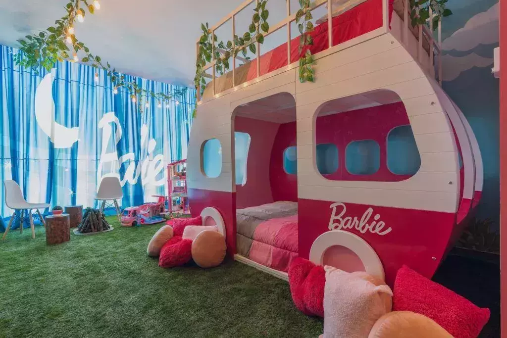 Barbie hotel suite
