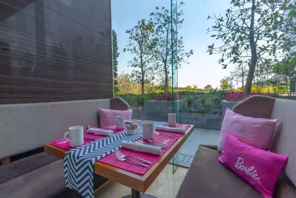 restaurant in Barbie suite