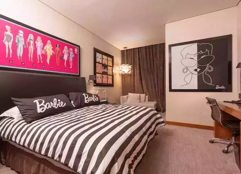 Connecting rooms in Barbie hotel