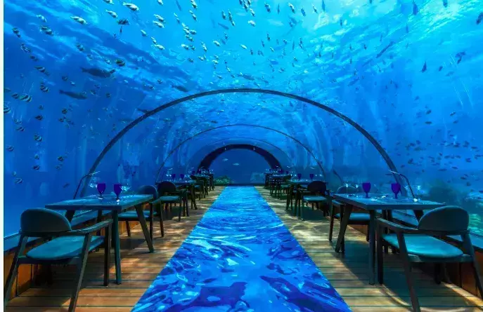 hurawalhi underwater restaurant