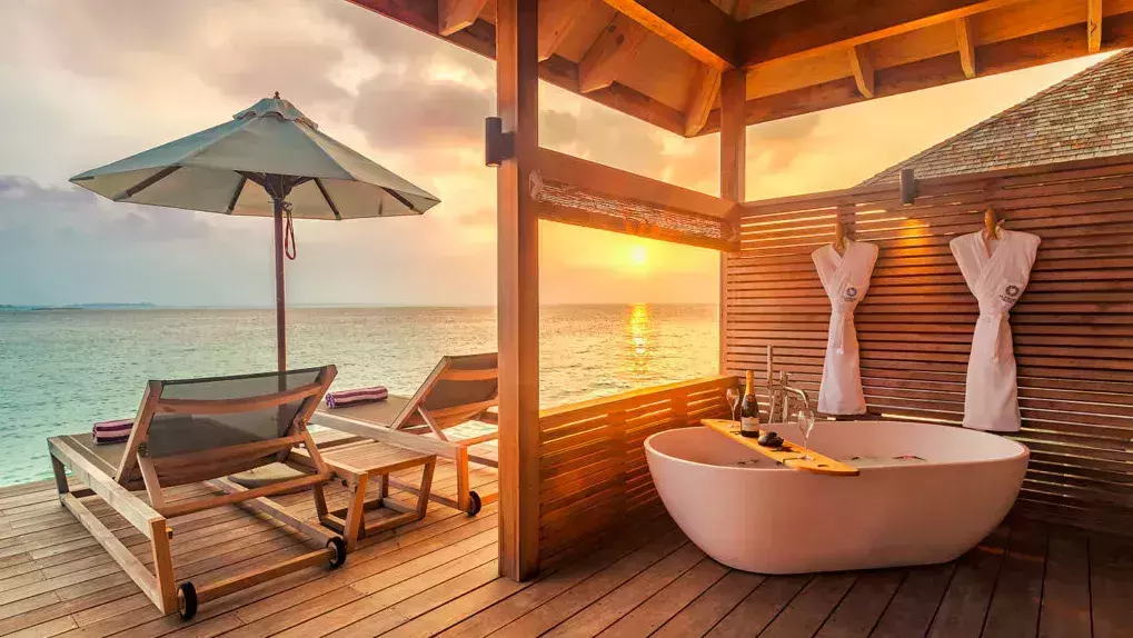 Outdoor bathtub in in hurawalhi