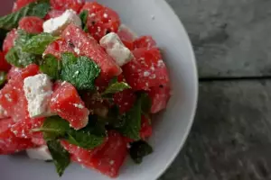 The Freshest 5-Minute Salad Recipe You Will Ever Taste