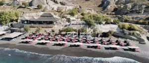 Here are the Best Beach Clubs in Santorini
