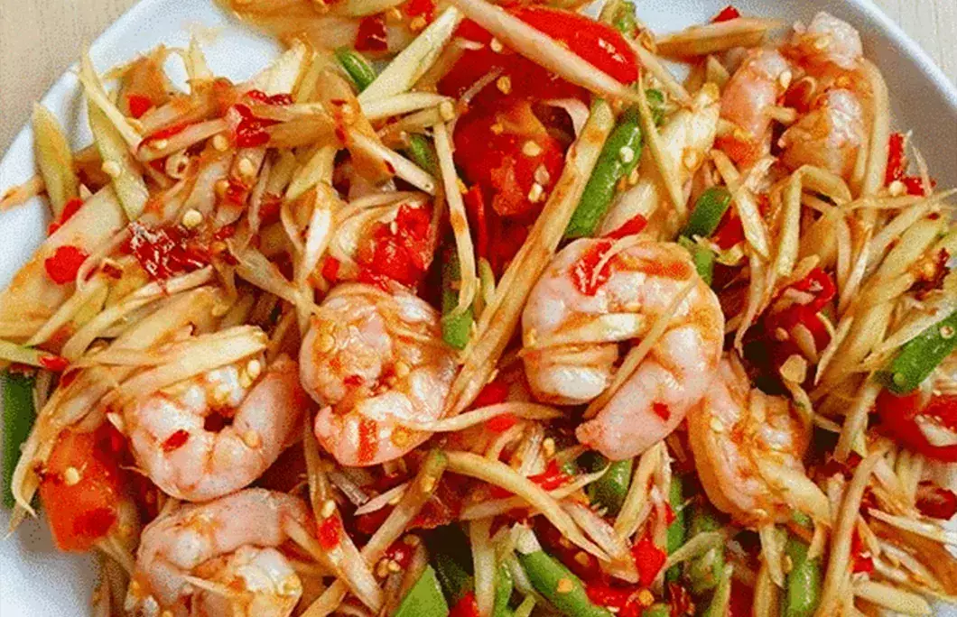 7. Som Tam