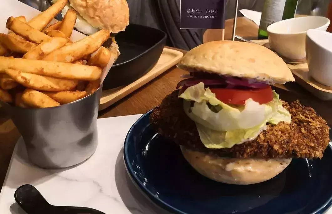 6th. Juicy Burger – Tainan City