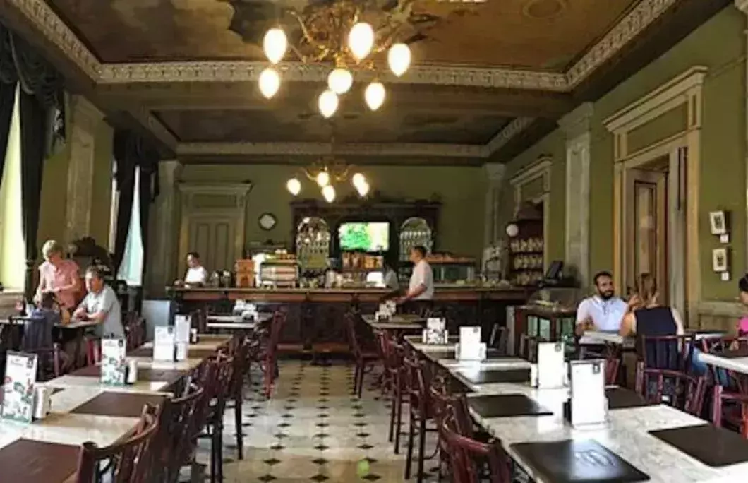 7. Alma de Cafe