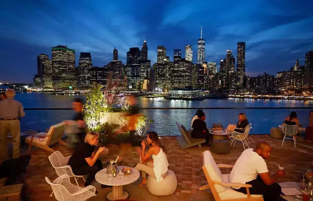 11. Harriet’s Rooftop Bar & Lounge