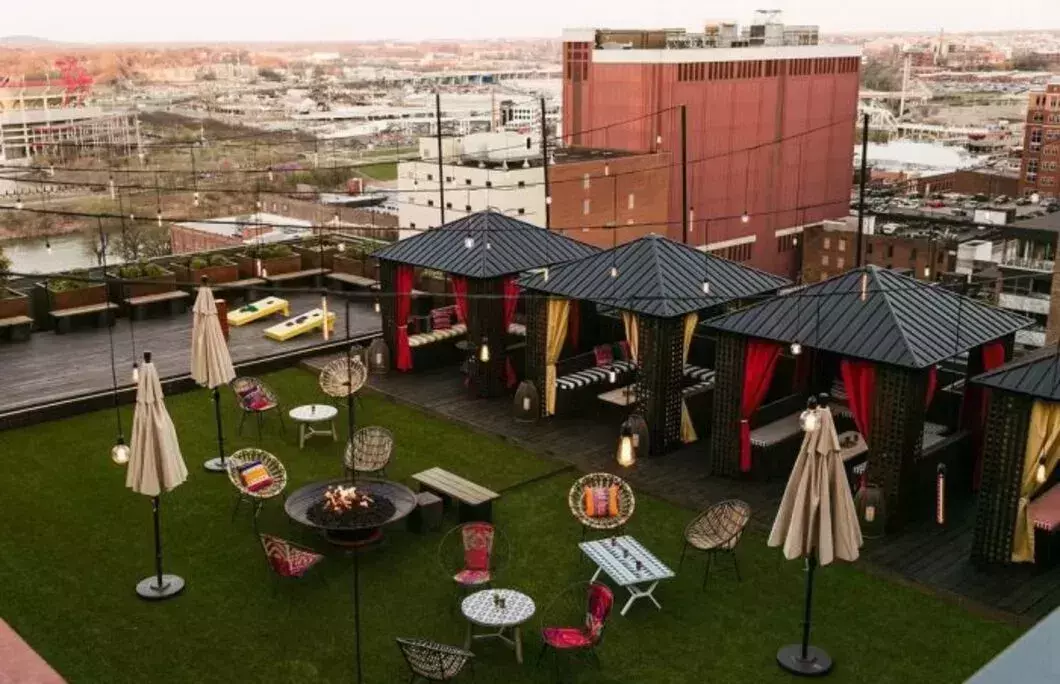 7. Bobby Hotel