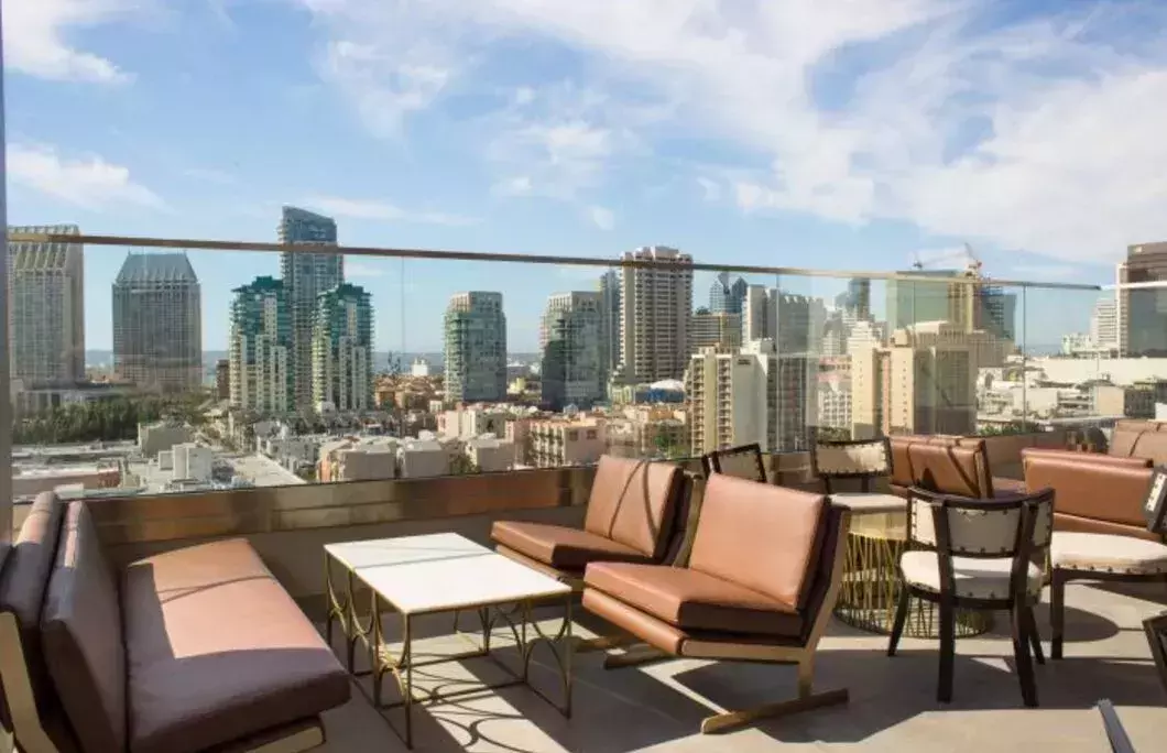 3. The Nolan Rooftop Bar & Lounge, Gaslamp Quarter