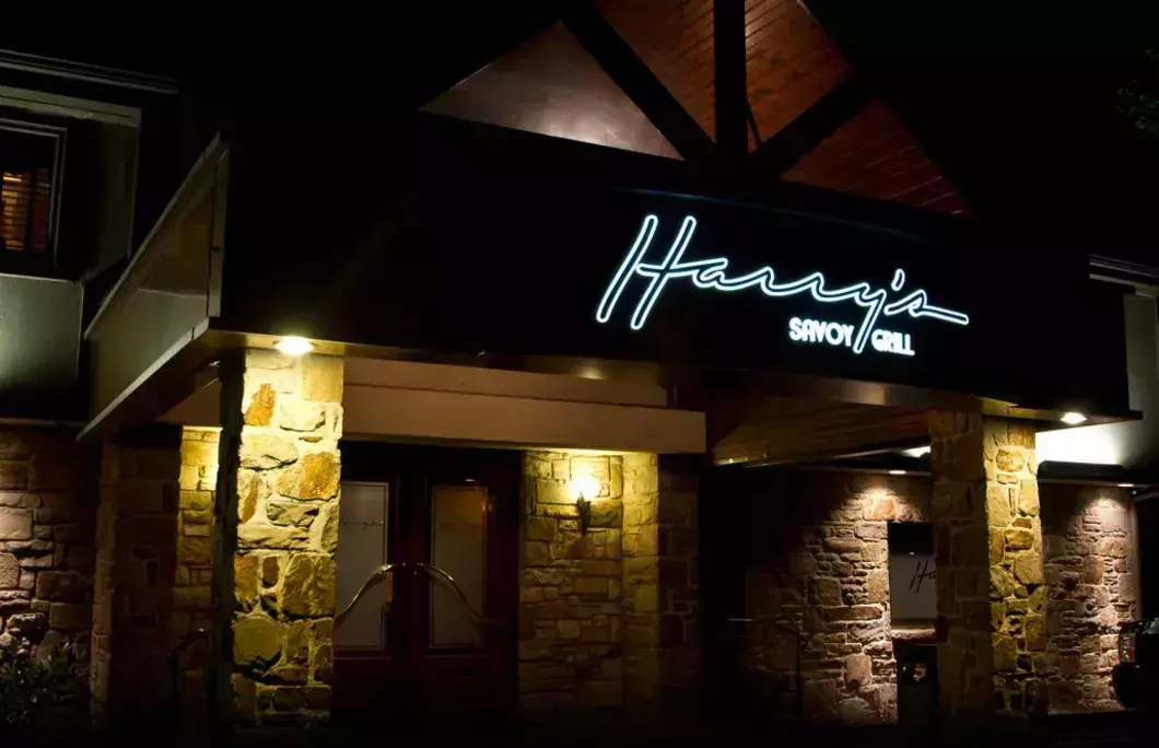 6. Harry’s Savoy Grill – Wilmington