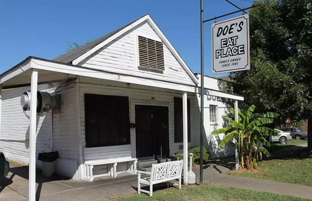 6. Doe’s Eat Place – Ridgeland