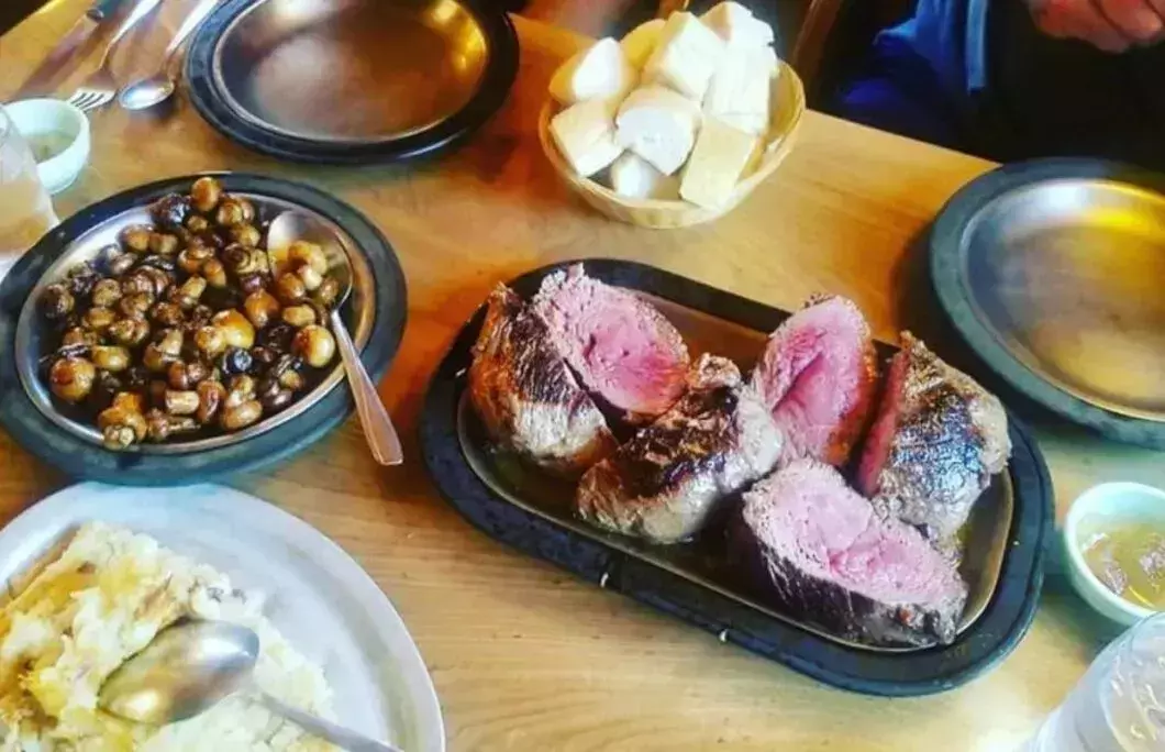 4. Lindey’s Prime Steak House – Seeley Lake