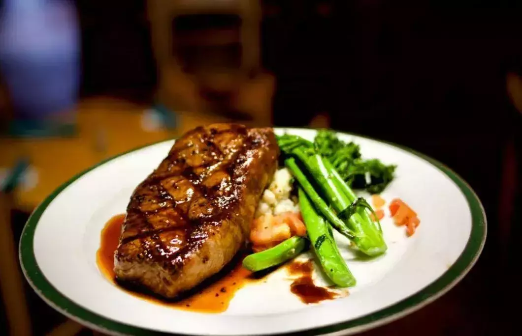 1. High Noon Restaurant &amp;amp;amp;amp; Saloon &amp;amp;amp;ndash; Albuquerque