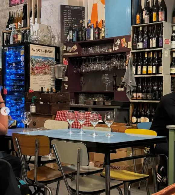 inside of Le Part des Anges wine bar in Nice, France