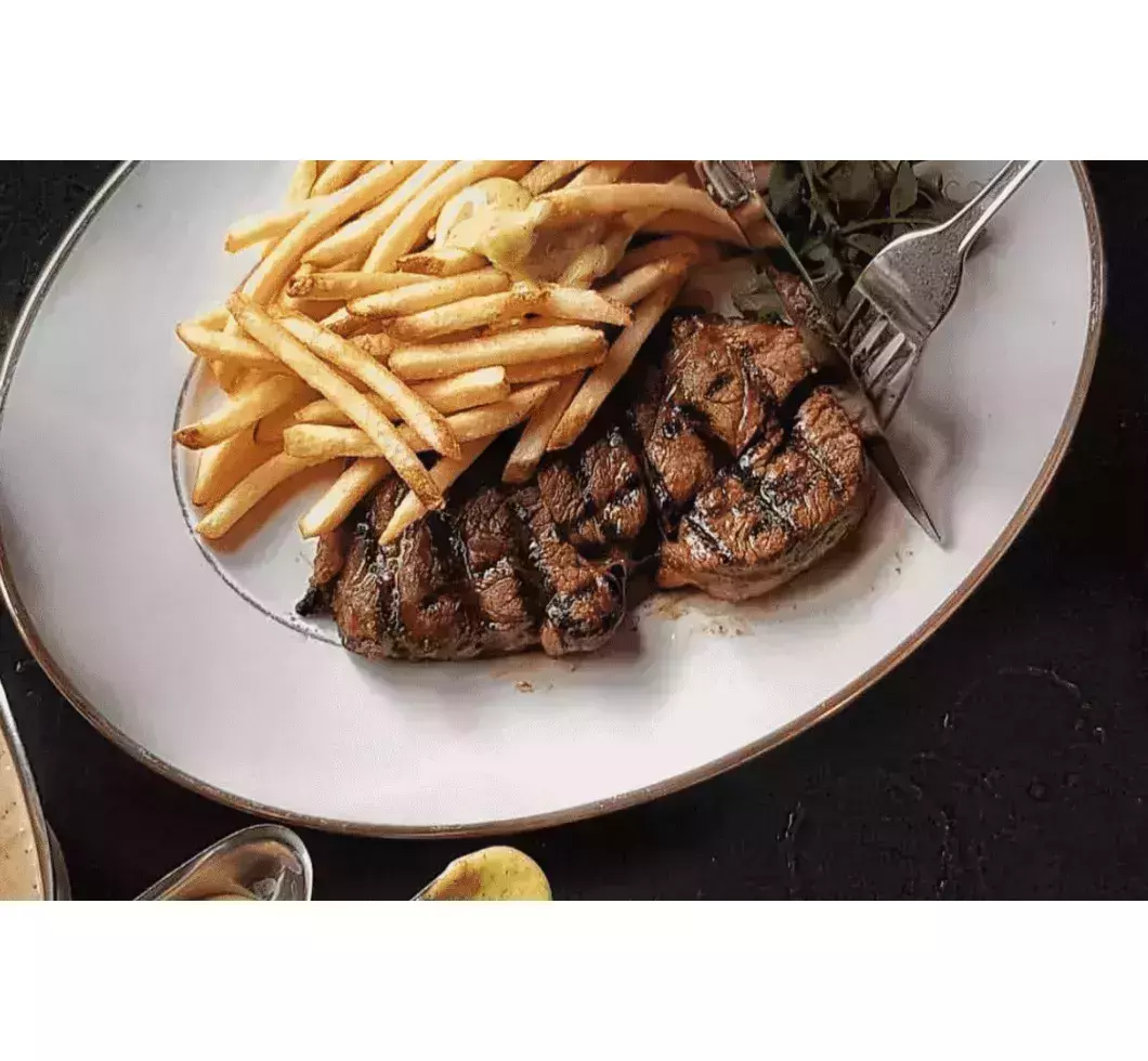 1. Steak Frites &amp;amp;amp;amp;amp;amp;ndash; Les Bubbles Steakhouse