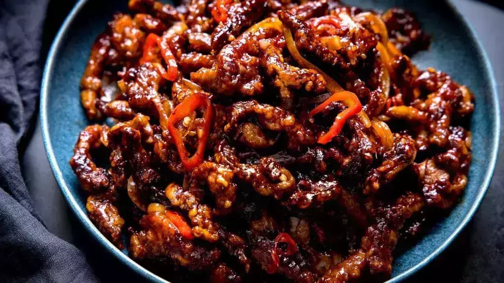 Chilli Beef With Eggs