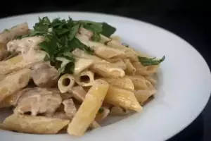 Creamy Chicken & Mushroom Pasta