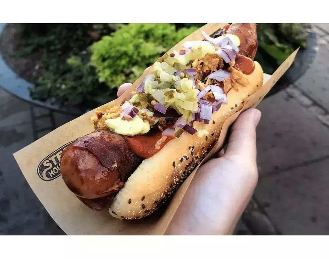 16. Hotdog &amp;amp;amp;amp;ndash; John&amp;amp;amp;amp;rsquo;s Hotdog Deli