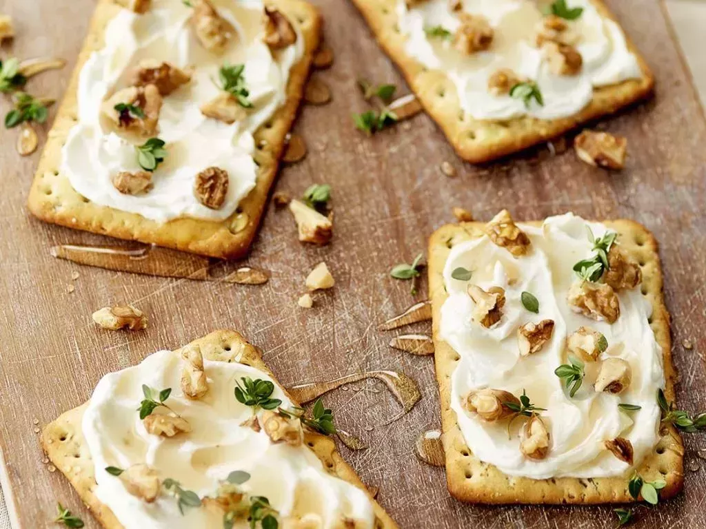 goat&amp;amp;#039;s cheese crackers